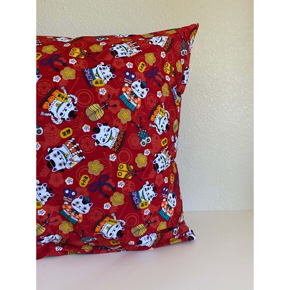 Red Maneki-Neko Pattern Pillowcase | Handmade | 100% Cotton - Picture 2 of 4